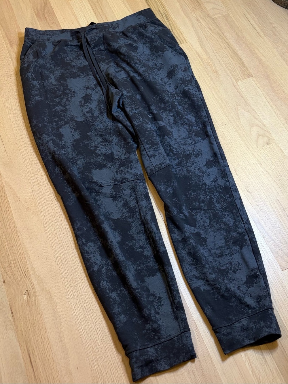 Lululemon Camo Print Fleece-Lined Joggers